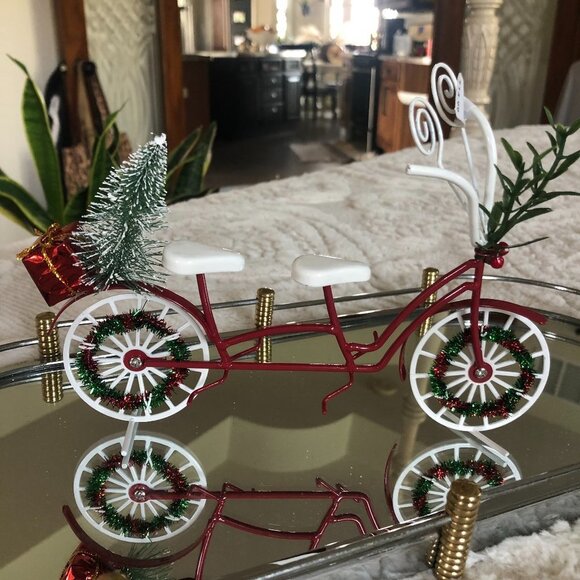 ADORABLE PIER 1 TANDEM BIKE DECORATED FOR CHRISTMAS PHOTO/CARD HOLDER NWT - Picture 1 of 7